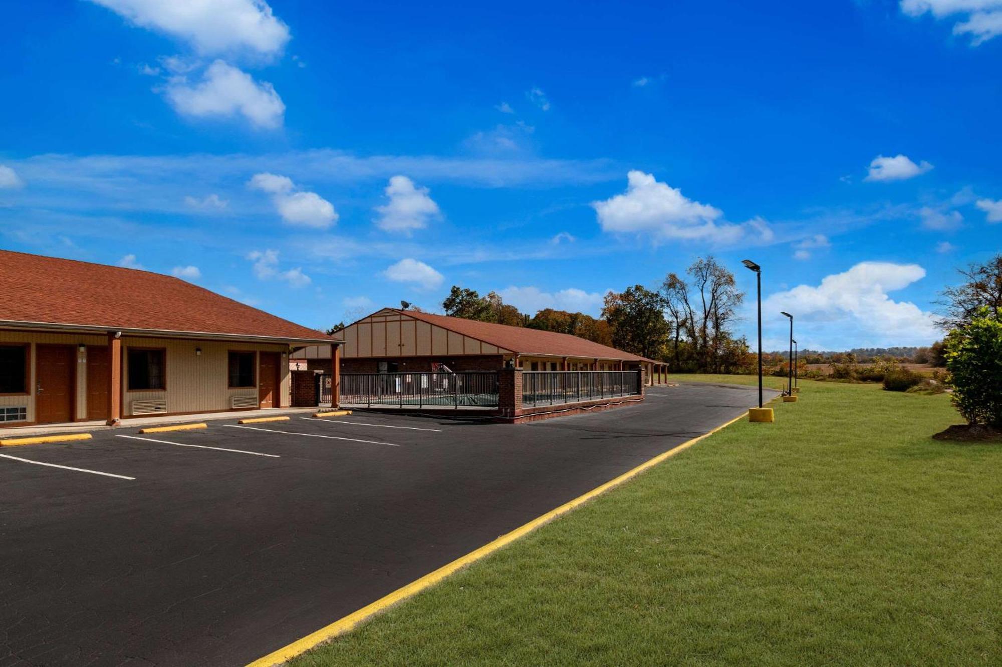 Econo Lodge Cornersville Exterior foto