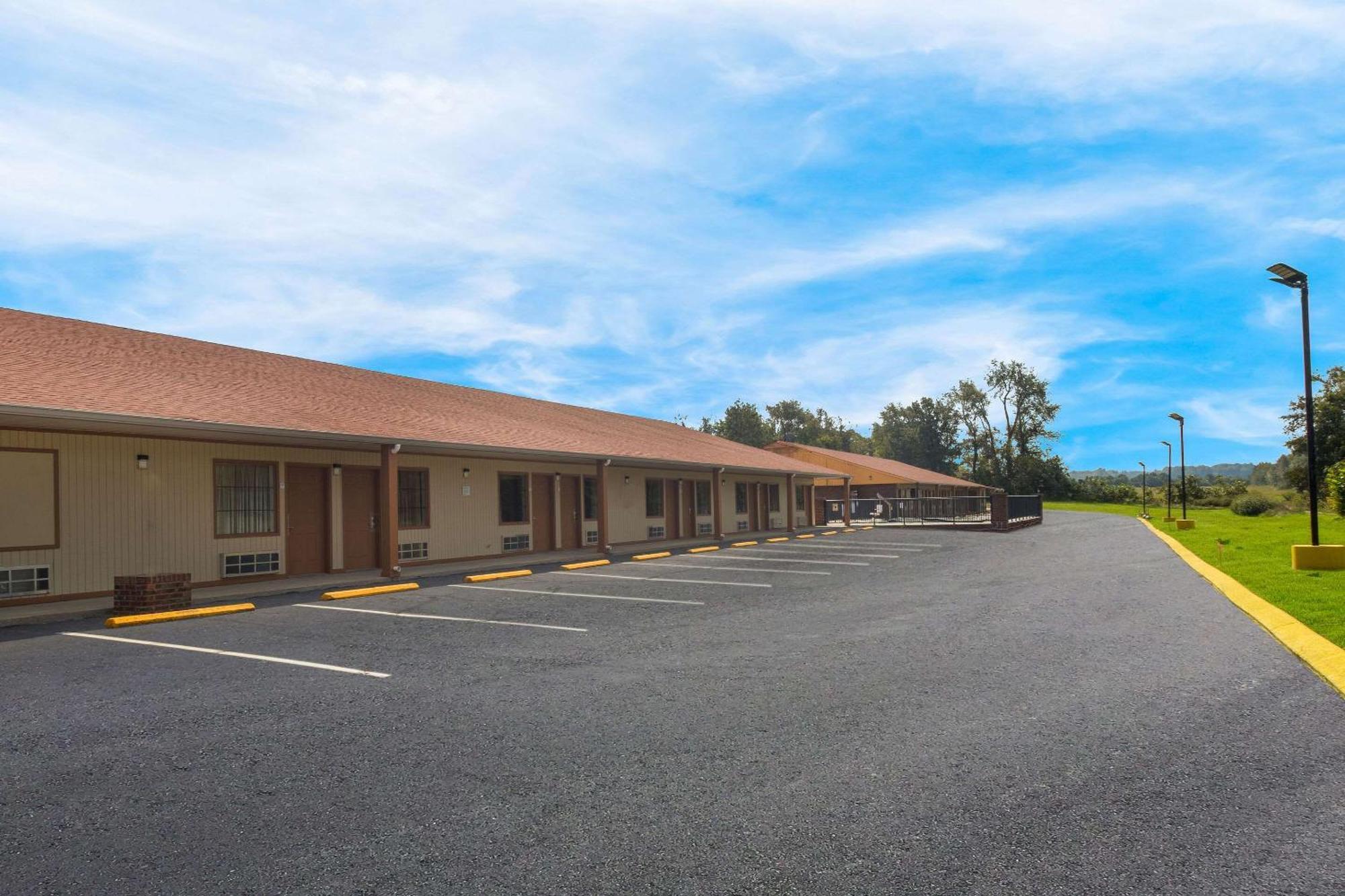 Econo Lodge Cornersville Exterior foto