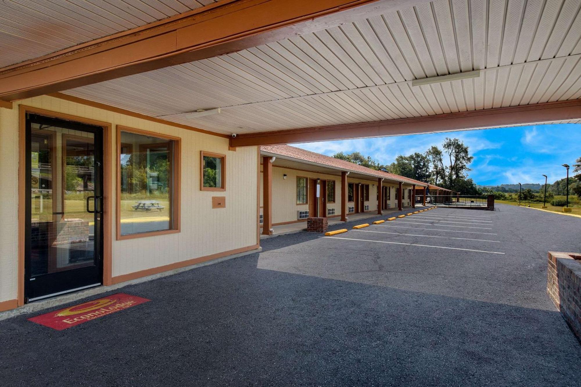 Econo Lodge Cornersville Exterior foto